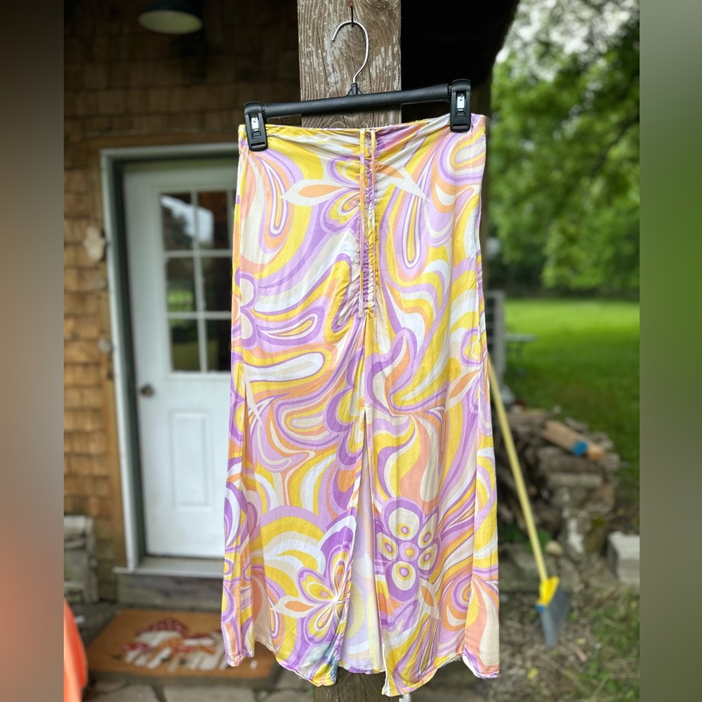 Bershka Midi Skirt with Split in Bright Swirl Pattern - Picture 4 of 7